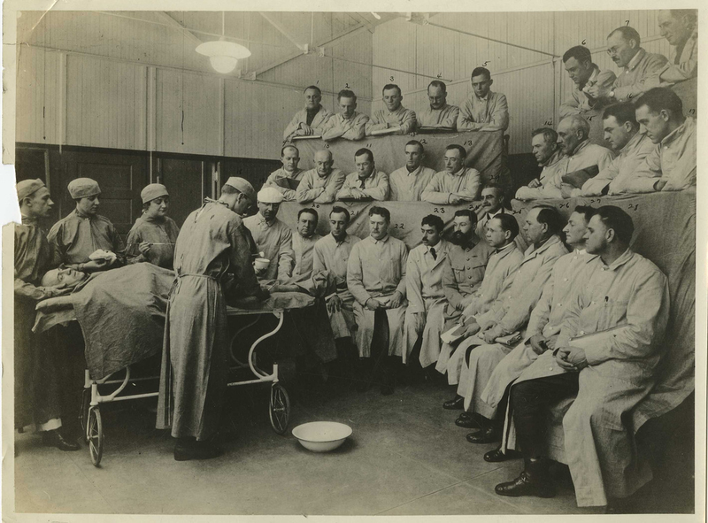 Illustration for article titled Horrifying Vintage Army Medical Photos Make Me Appreciate Modern Medicine Even More